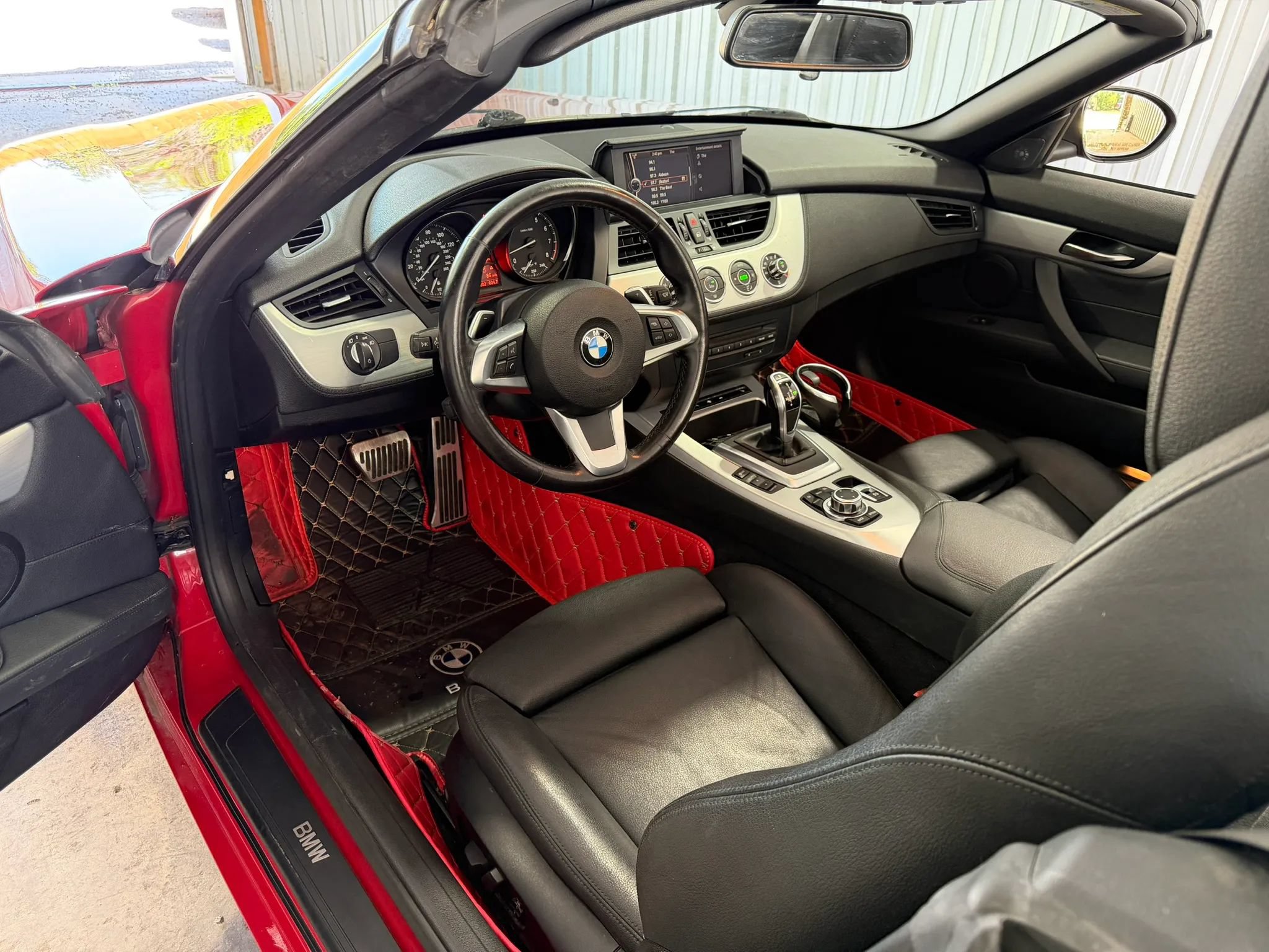 Used 2012 BMW Z4 sDrive28i w/ Sport Pkg RWD image 29