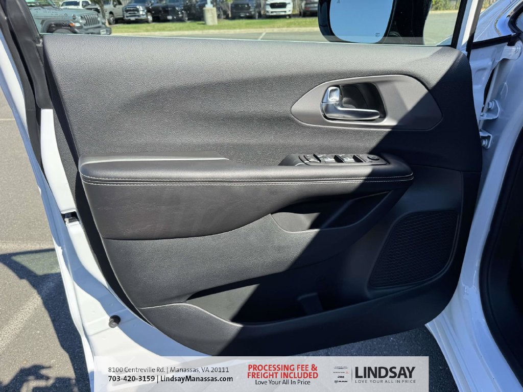 New 2027 Chrysler Pacifica LX FWD image 16
