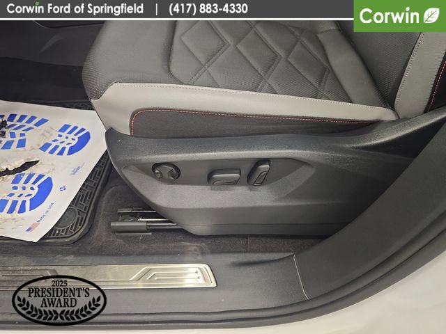 Used 2024 Volkswagen Atlas Peak Edition SE AWD/4WD image 34