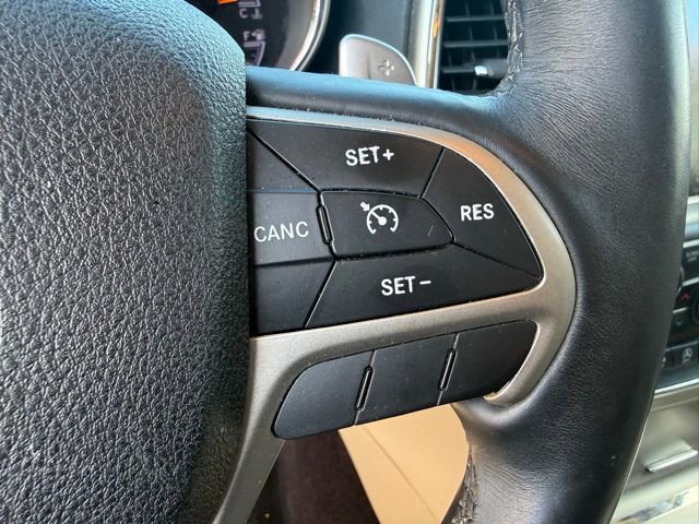 Used 2017 Jeep Grand Cherokee Limited AWD/4WD image 23