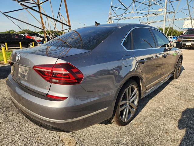 Used 2017 Volkswagen Passat 1.8T R-Line w/ R-Line Lighting Package FWD image 5