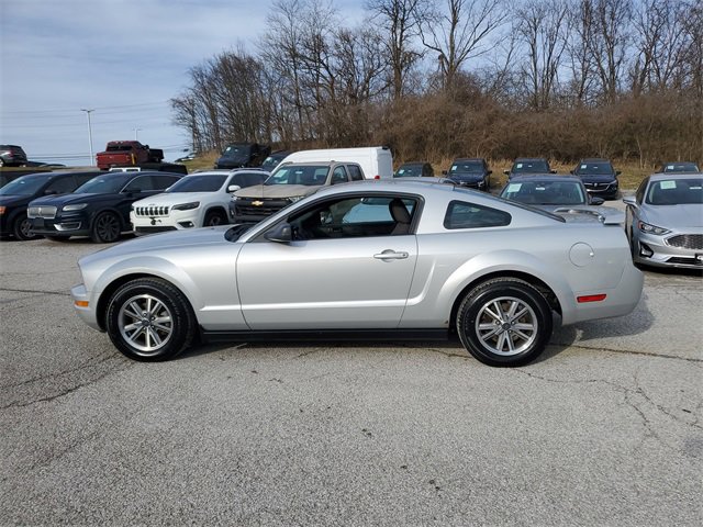 Used 2005 Ford Mustang Deluxe image 7
