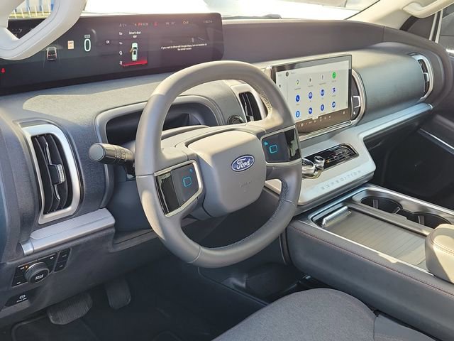 Used 2025 Ford Expedition Active image 8