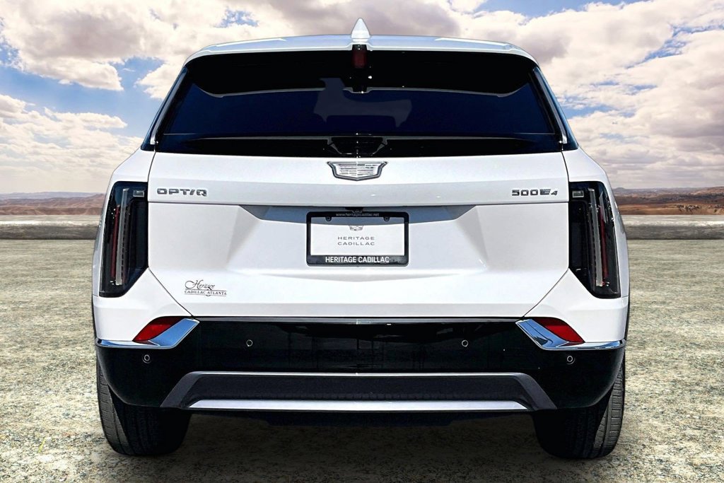 Certified 2025 Cadillac Optiq Luxury 2 w/ LPO, Floor Liner Package AWD/4WD image 6
