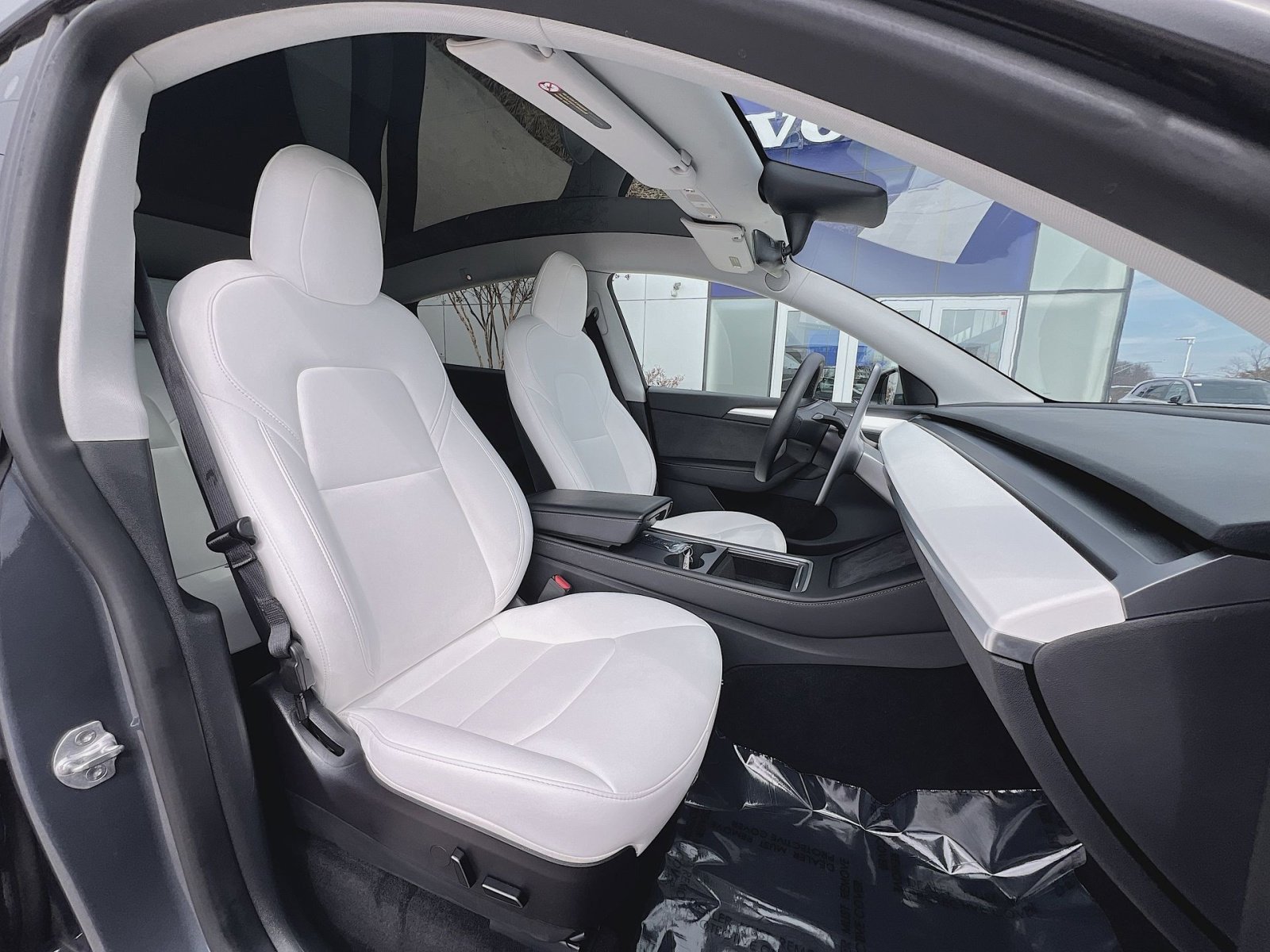 Used 2023 Tesla Model Y Long Range image 27