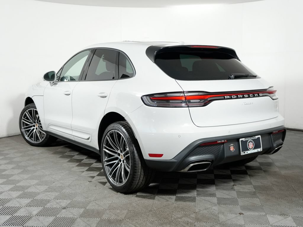 Used 2026 Porsche Macan AWD/4WD image 3