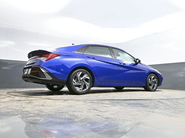 Used 2025 Hyundai Elantra Limited FWD image 44