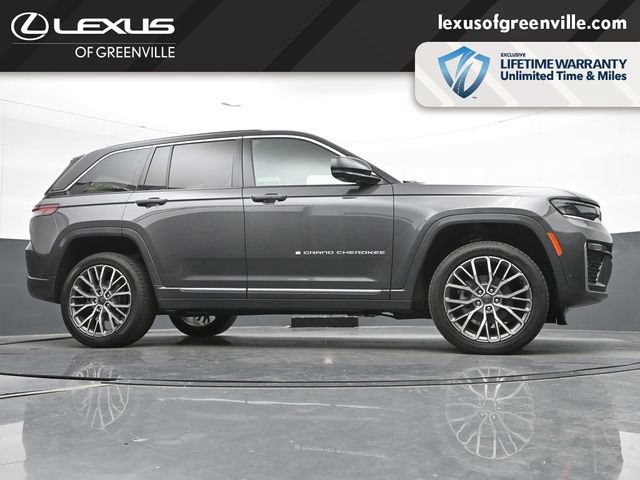 Used 2026 Jeep Grand Cherokee Summit AWD/4WD image 34