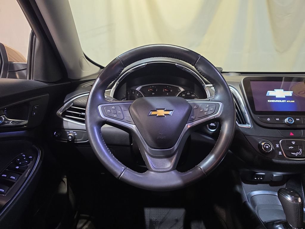 Used 2018 Chevrolet Malibu LT FWD image 11