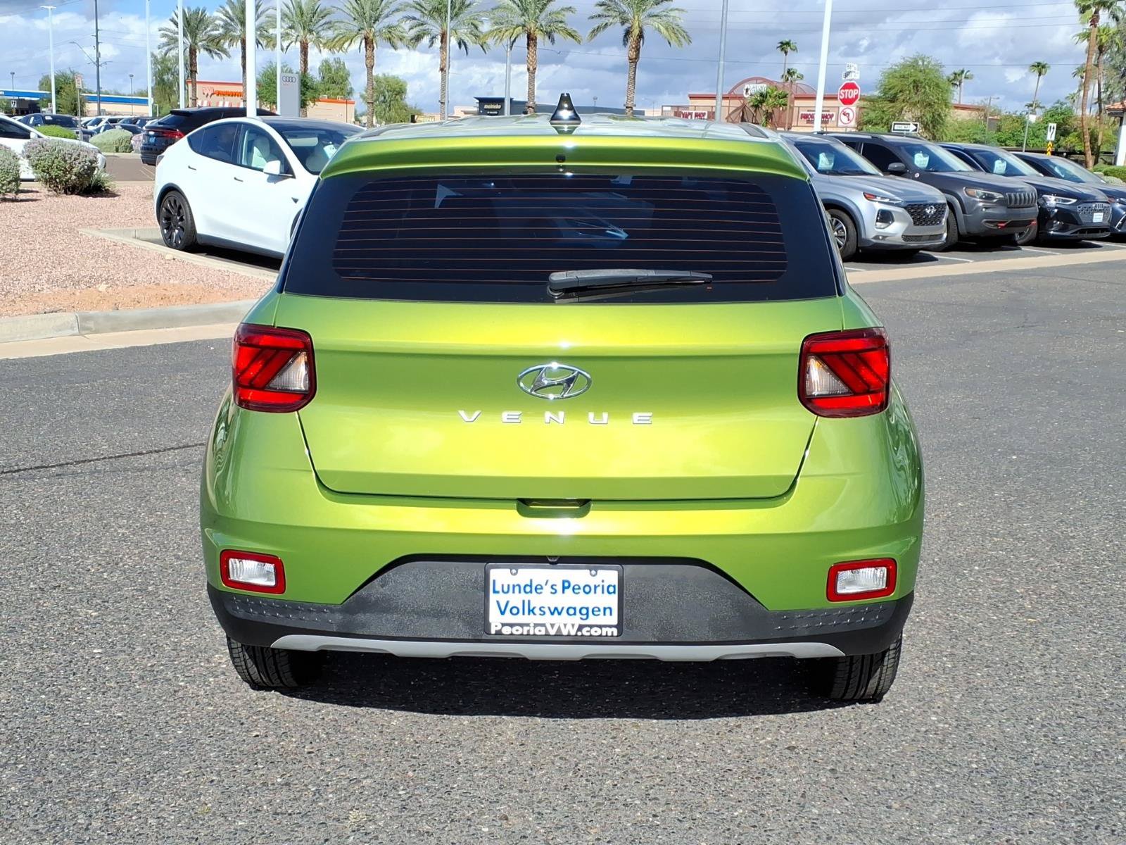 Used 2022 Hyundai Venue SE FWD image 5