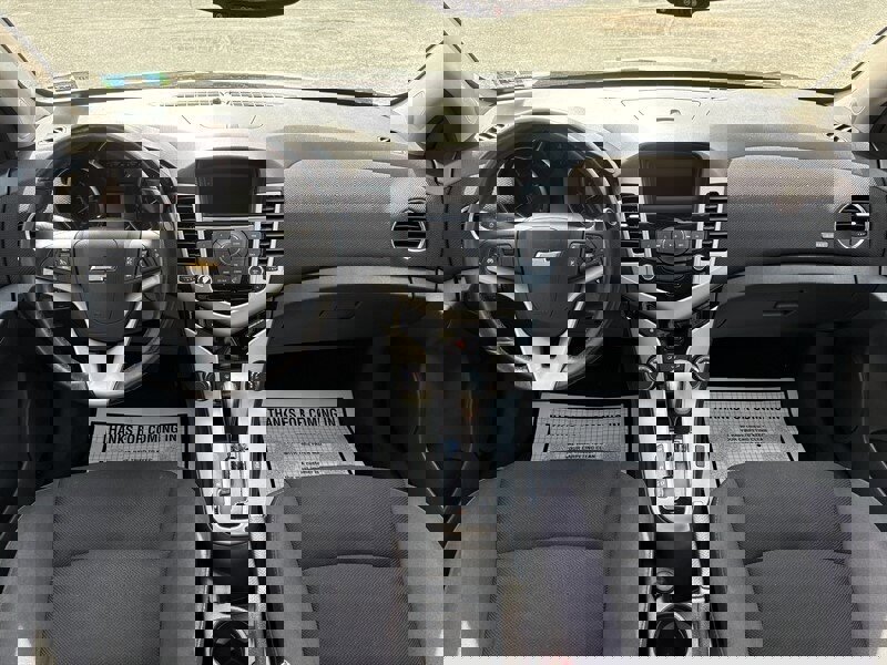 Used 2014 Chevrolet Cruze LT image 14