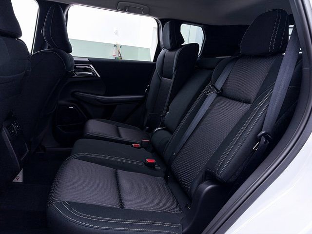 New 2025 Mitsubishi Outlander ES image 25