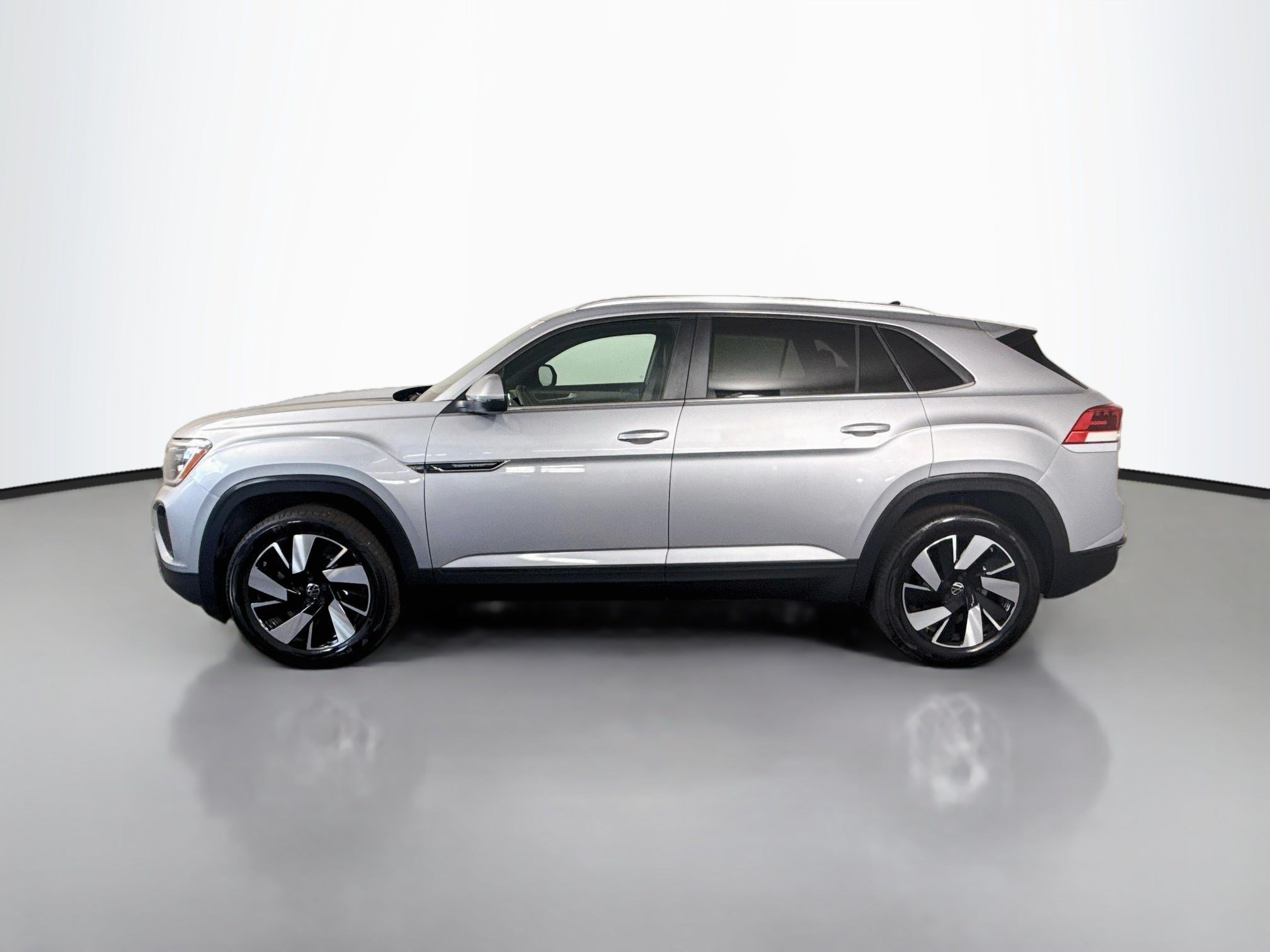 Used 2026 Volkswagen Atlas Cross Sport SE FWD image 6
