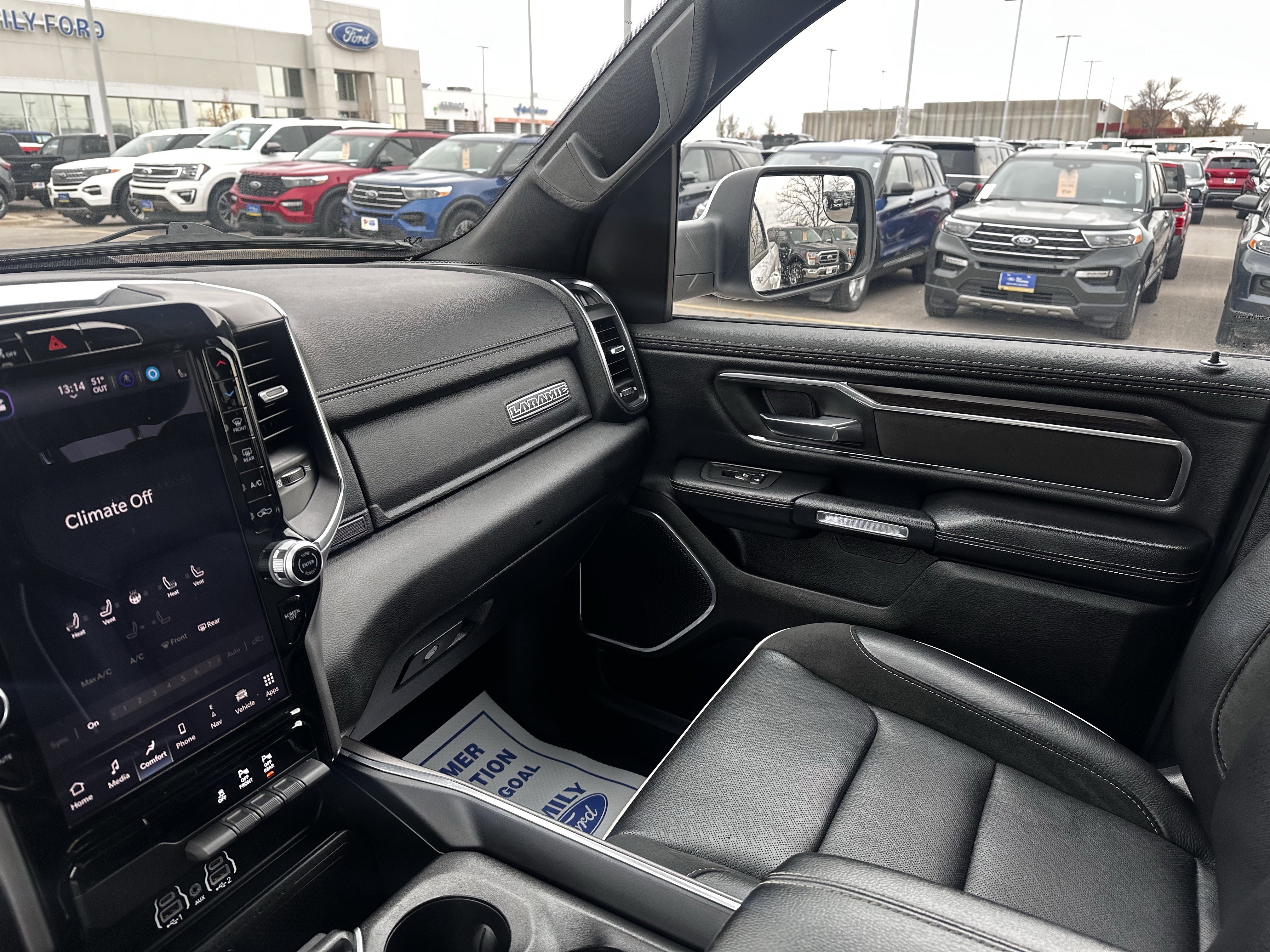 Used 2025 RAM 1500 Laramie image 11