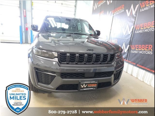 New 2026 Jeep Grand Cherokee Altitude AWD/4WD image 2