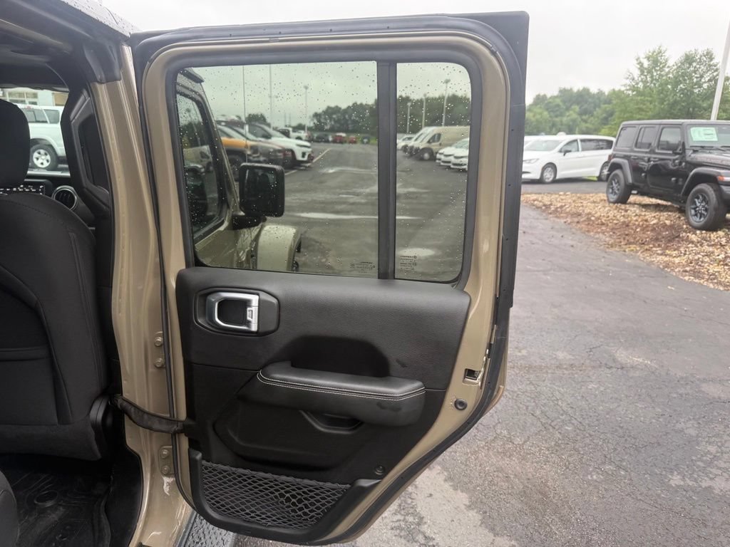Certified 2020 Jeep Gladiator Overland AWD/4WD image 59