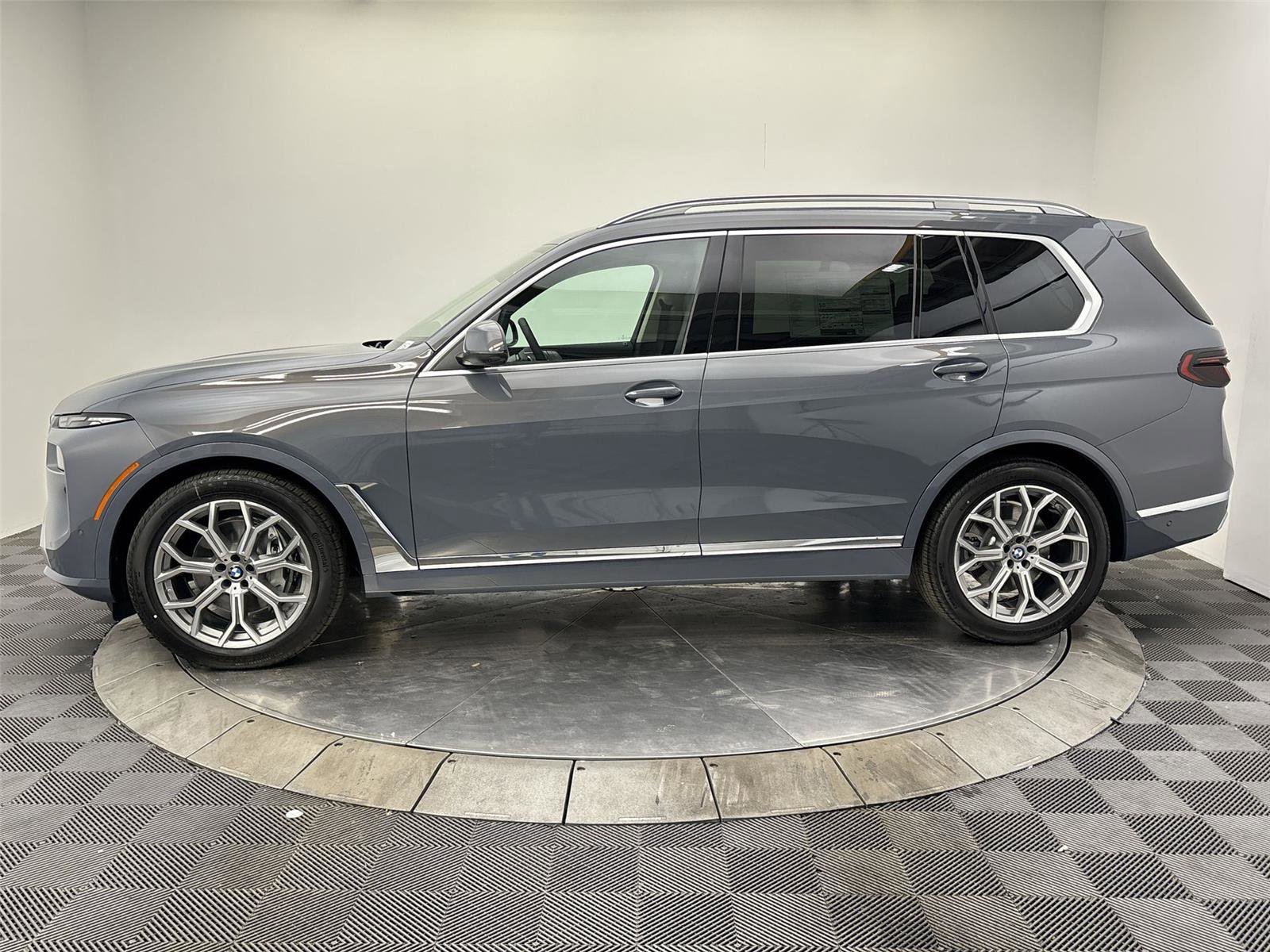New 2026 BMW X7 xDrive40i w/ Premium Package image 16