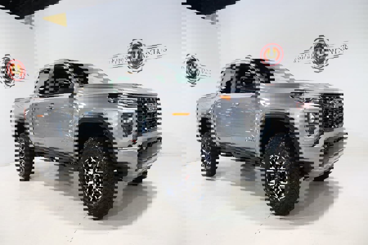 Used 2023 GMC Canyon AT4X image 8