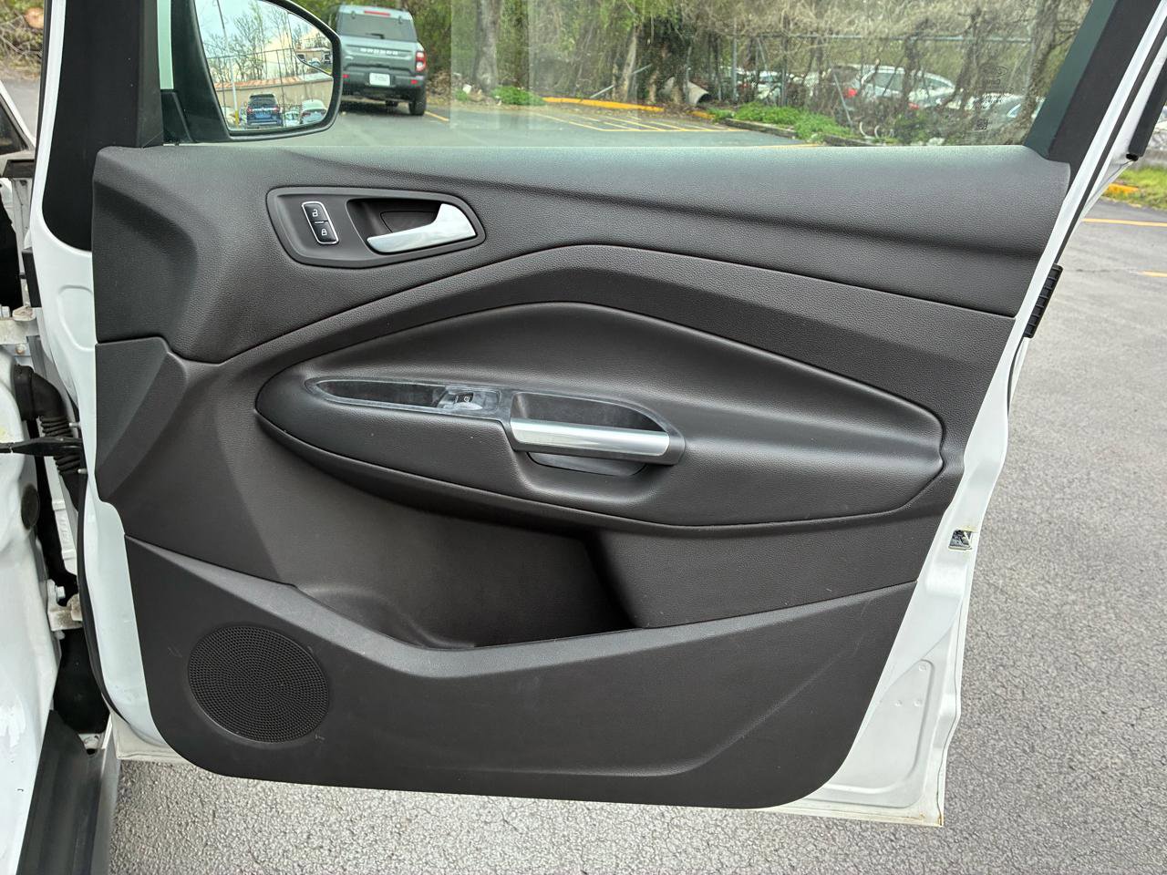 Used 2015 Ford C-MAX SE image 23