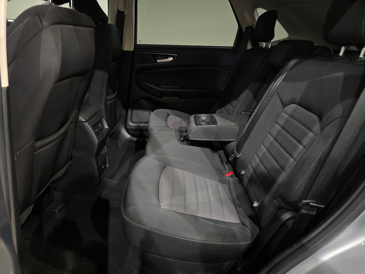 Used 2022 Ford Edge SE image 32