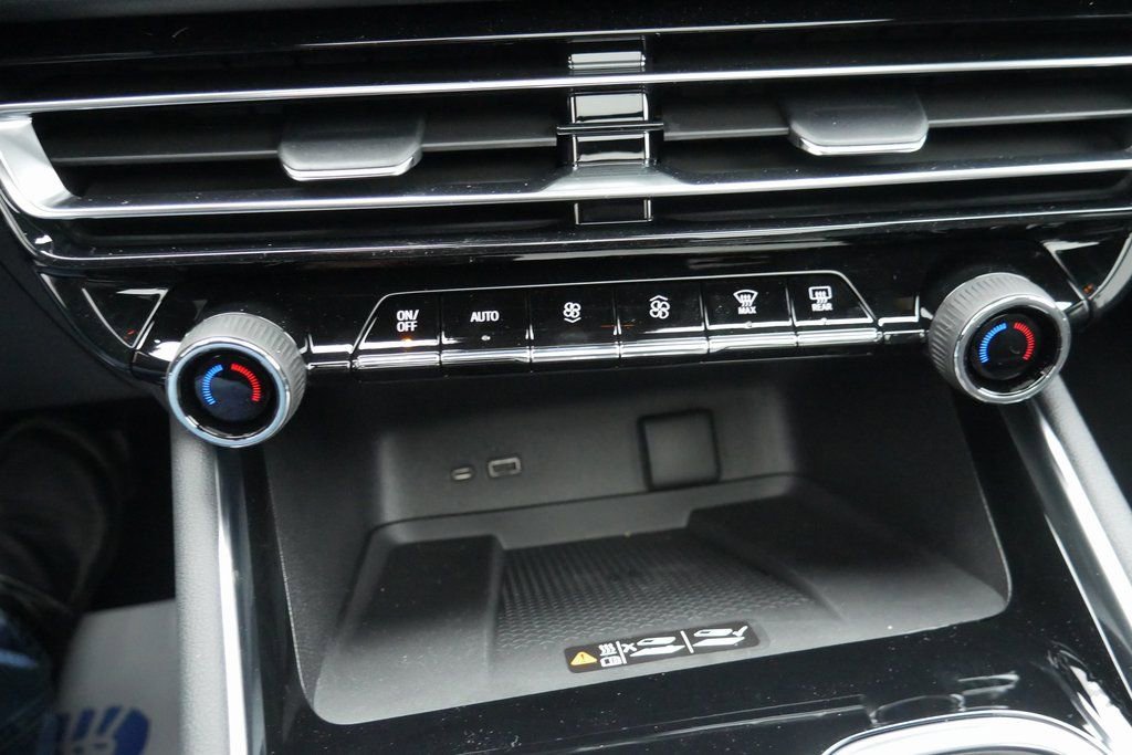 New 2026 Chevrolet Traverse RS image 17