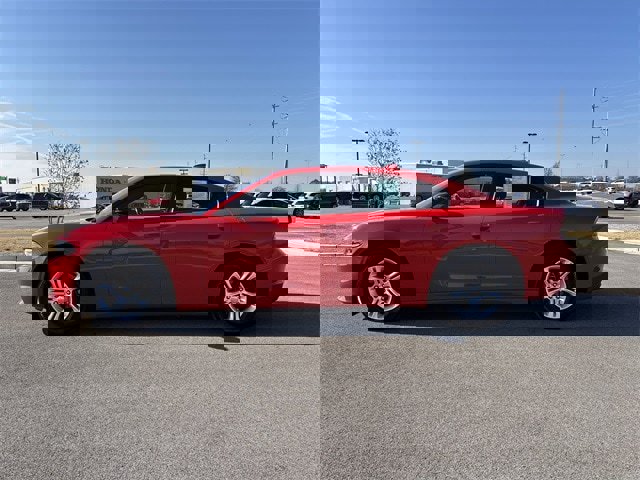 Used 2023 Dodge Charger SXT image 2