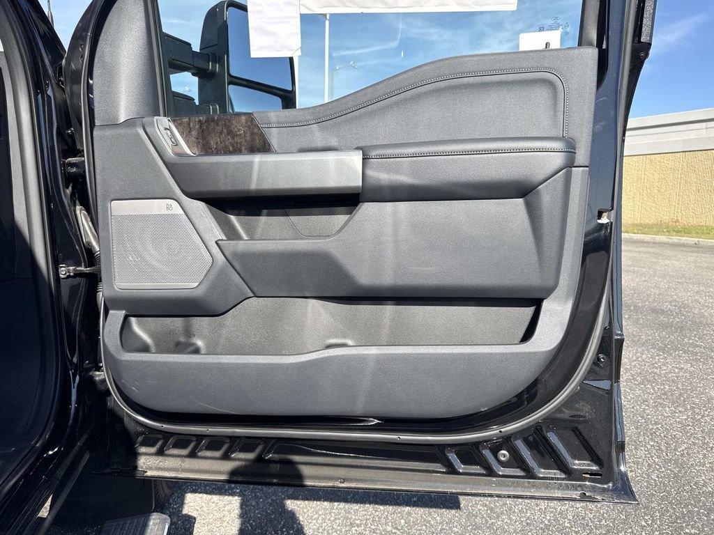 New 2025 Ford F350 Lariat w/ Lariat Ultimate Package image 28