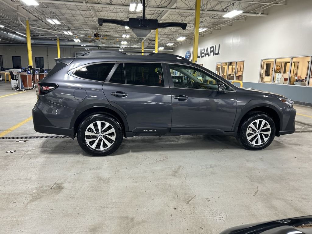 Certified 2025 Subaru Outback Premium image 9