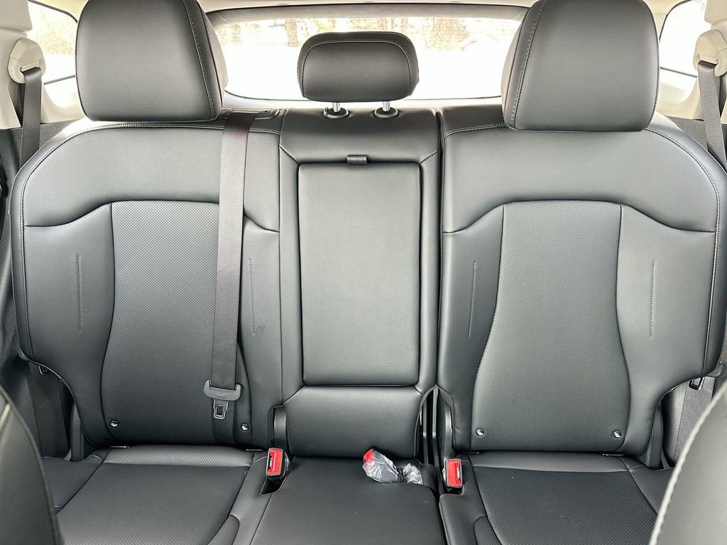 Used 2025 Kia Sportage EX image 41