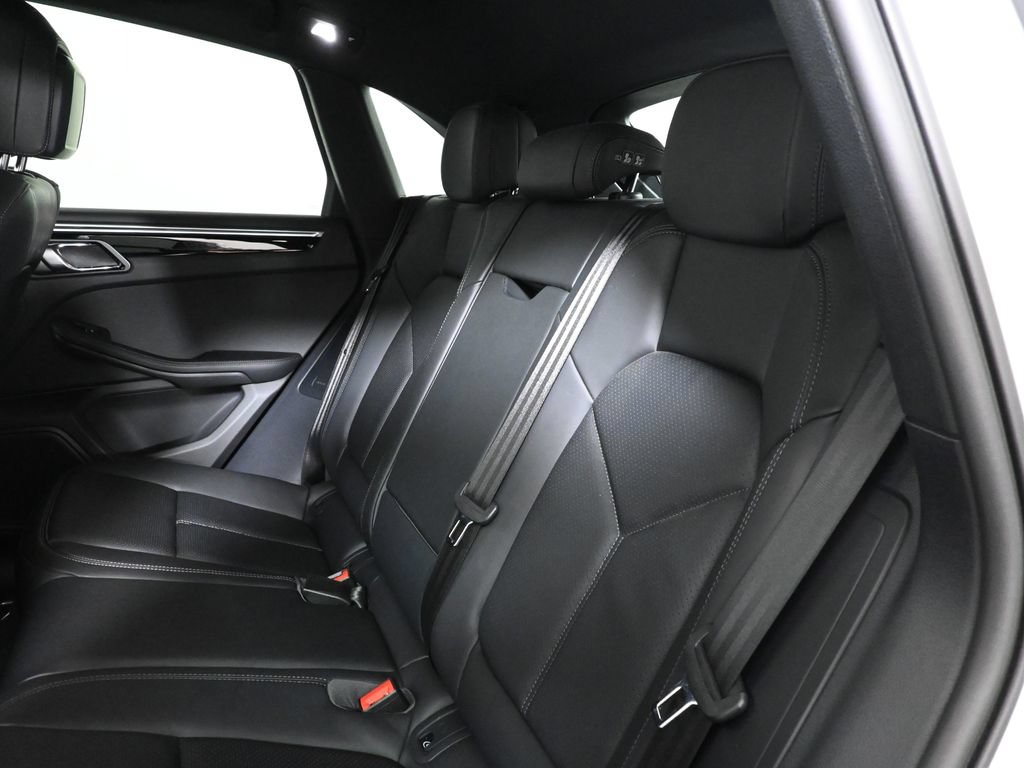 Used 2023 Porsche Macan S AWD/4WD image 36