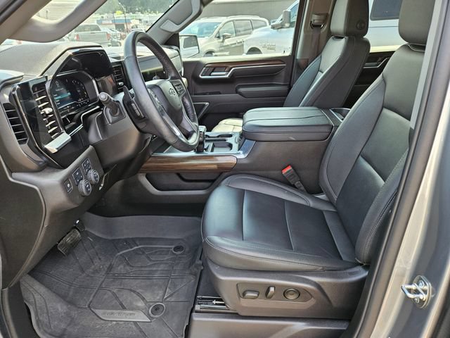 Used 2024 Chevrolet Silverado 1500 RST AWD/4WD image 7