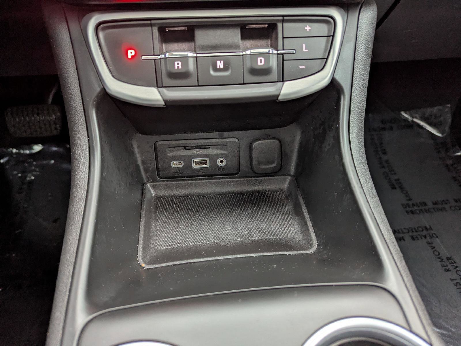 Used 2022 GMC Terrain SLT w/ Infotainment Package II image 16