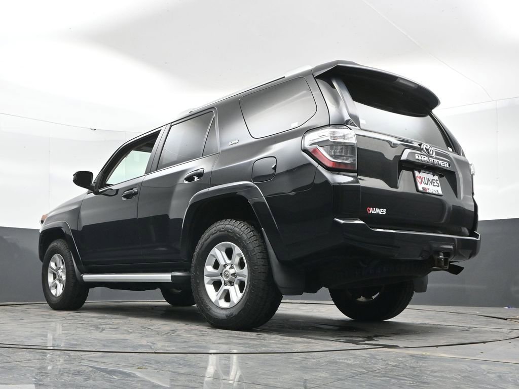 Used 2015 Toyota 4Runner SR5 image 46