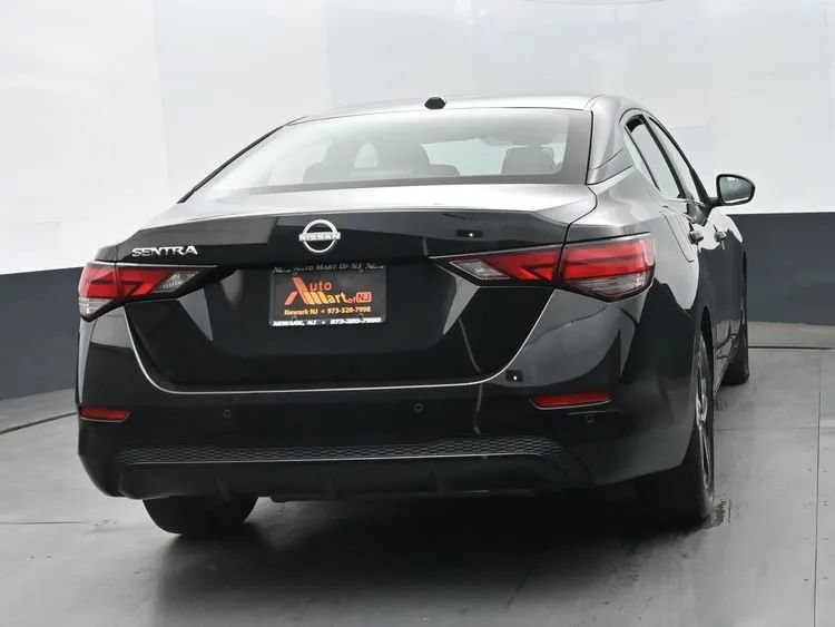 Used 2025 Nissan Sentra SV FWD image 8