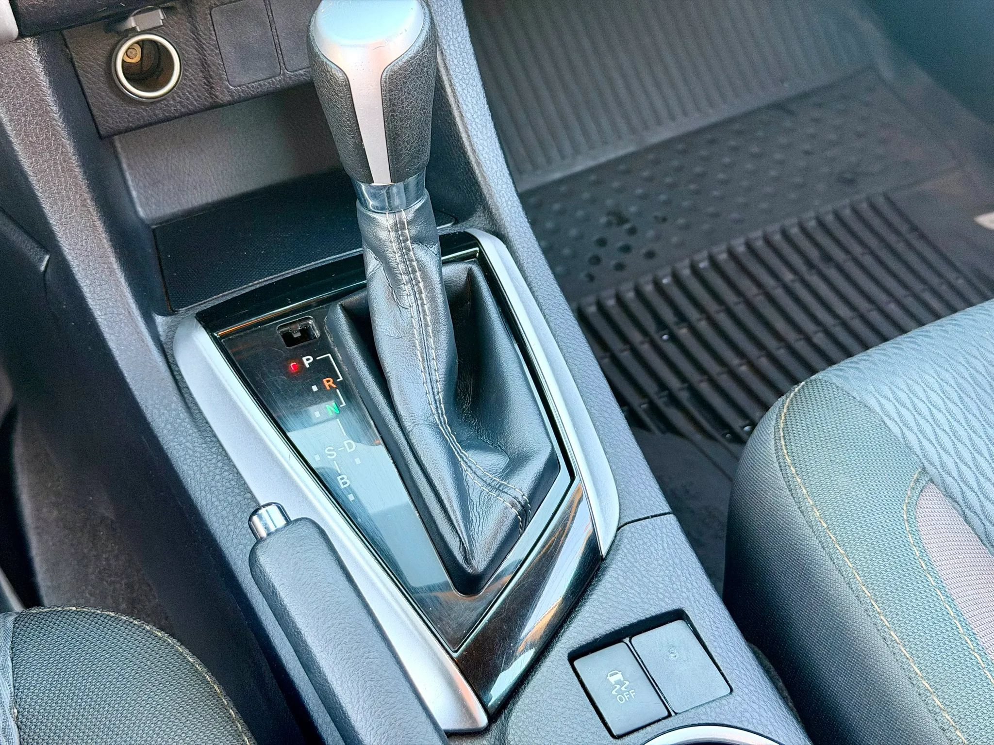 Used 2019 Toyota Corolla LE w/ Body Protection Package FWD image 22