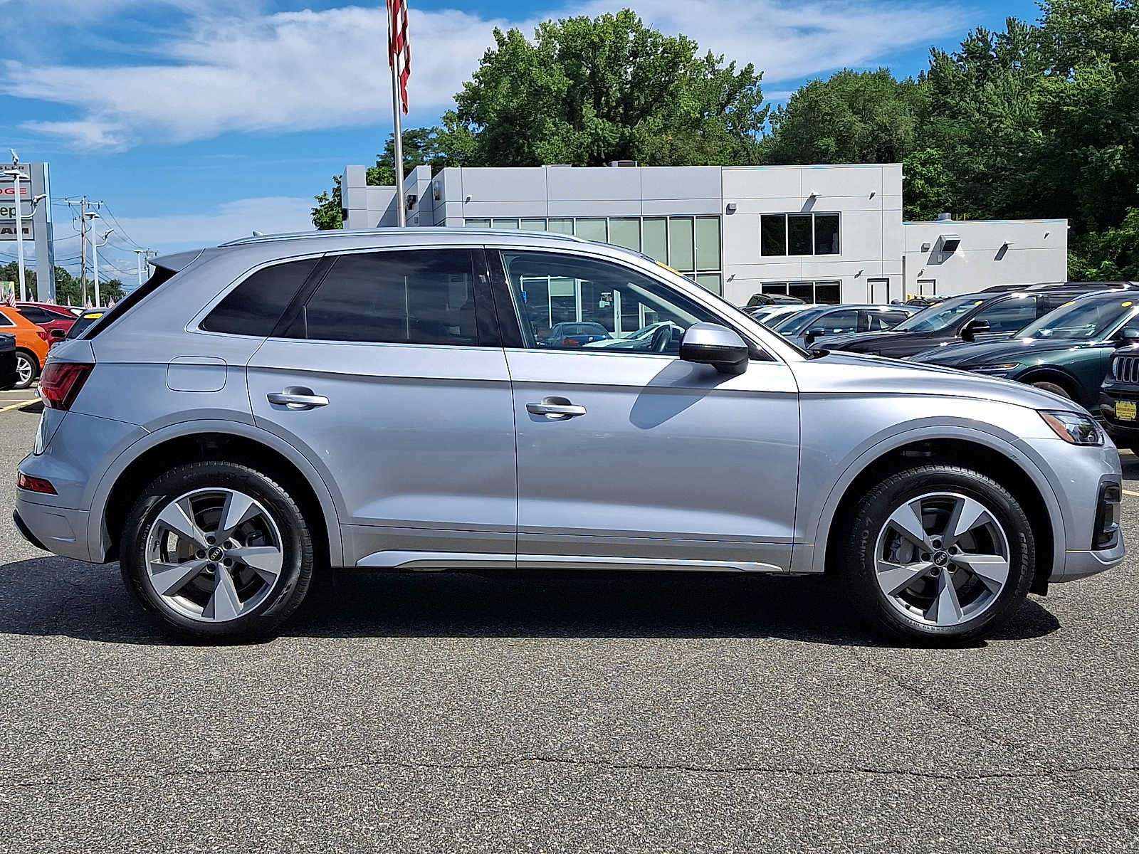 Used 2023 Audi Q5 2.0T Premium w/ Convenience Package AWD/4WD image 7