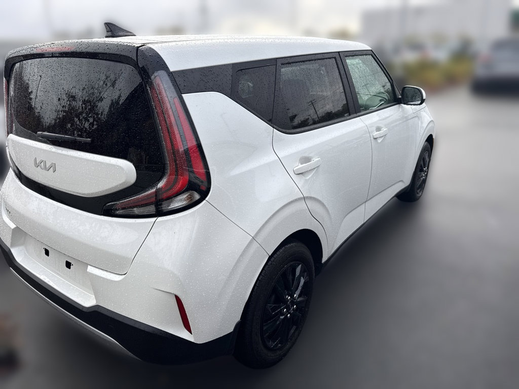 Certified 2023 Kia Soul LX FWD image 11