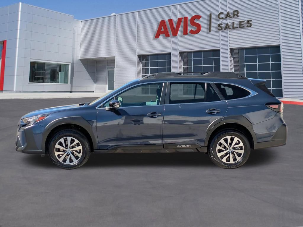 Used 2025 Subaru Outback Premium image 9