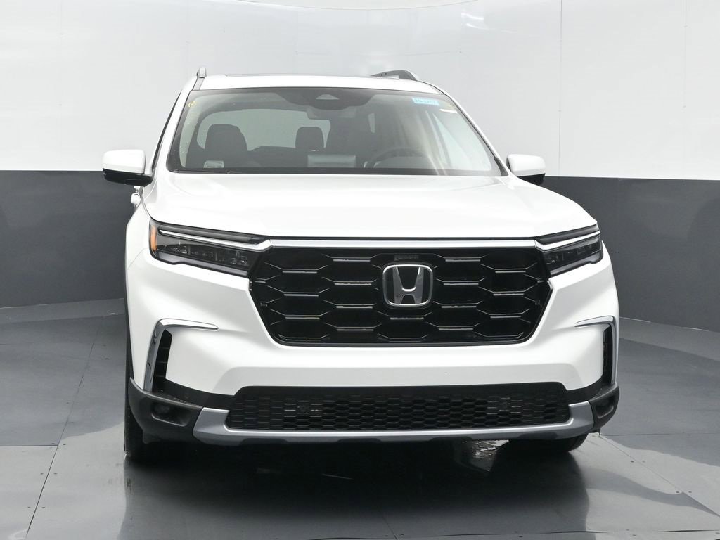 New 2025 Honda Pilot Touring image 4