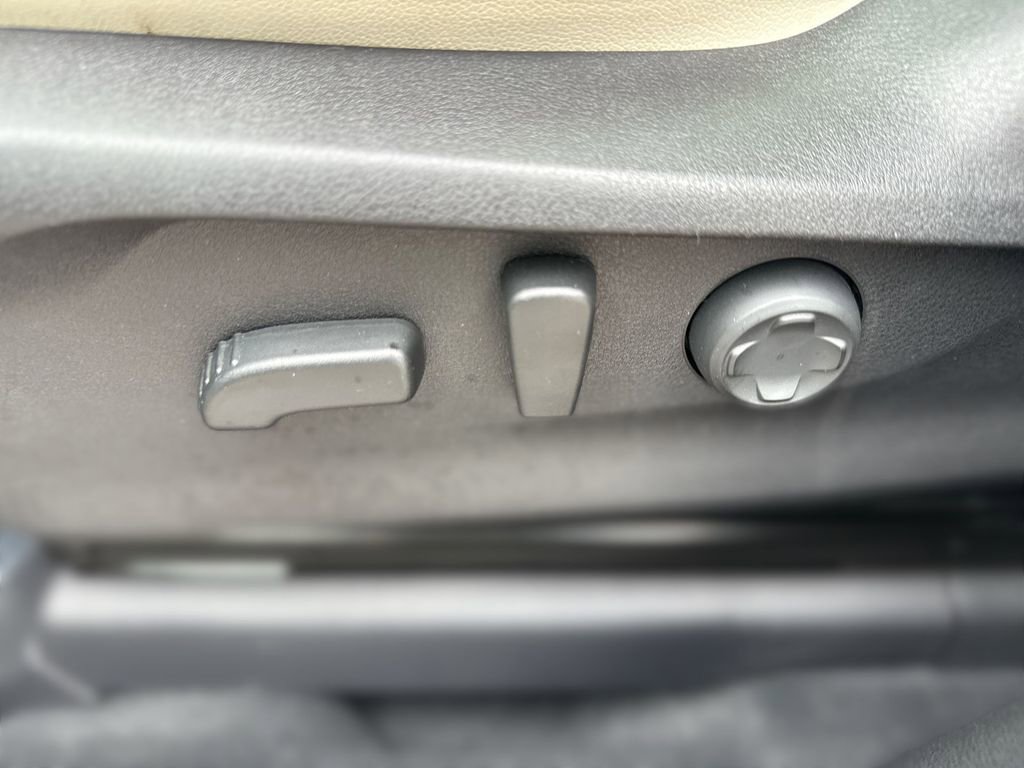 Used 2024 Subaru Ascent Limited w/ Technology Package image 14