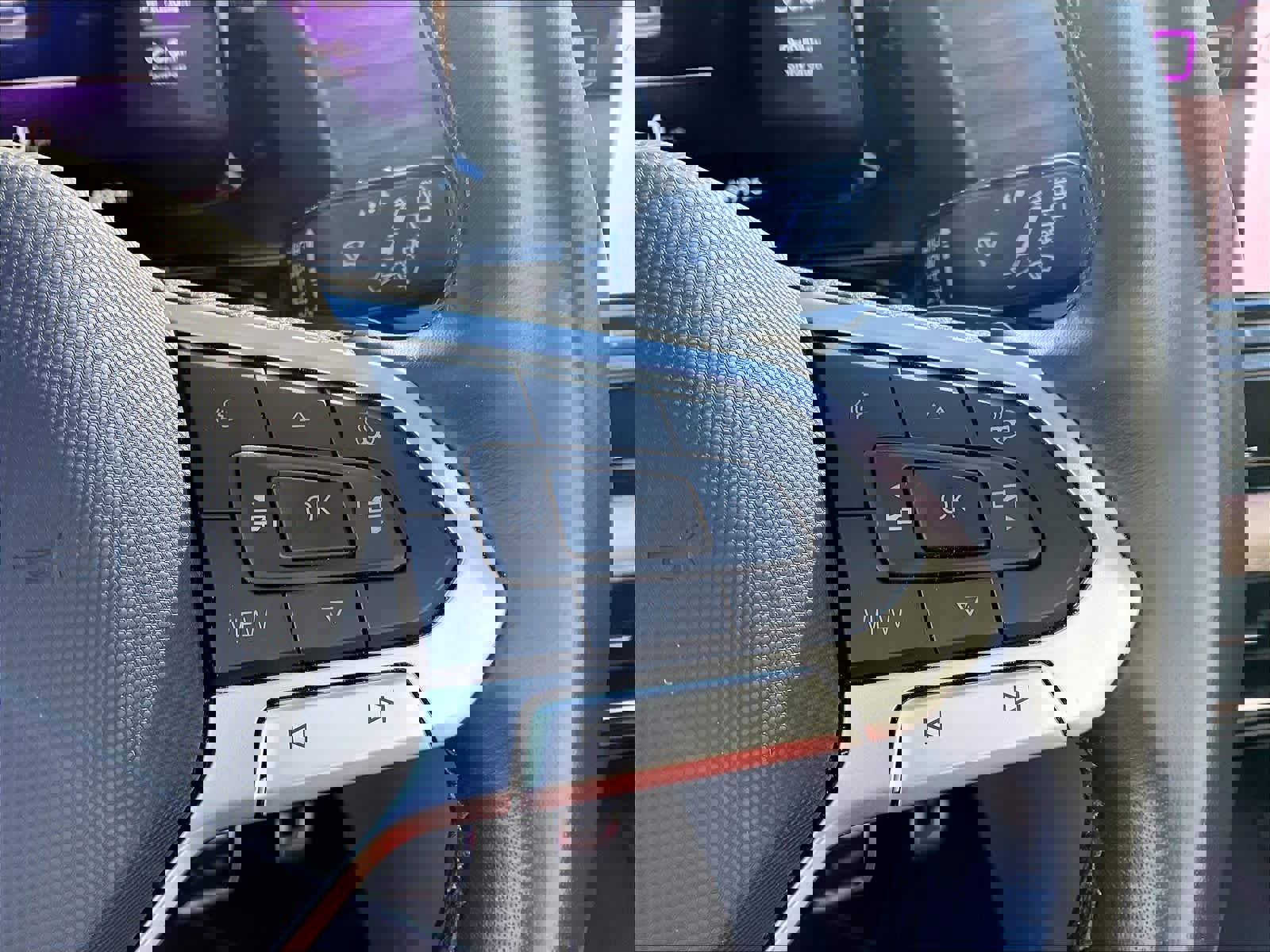 Certified 2024 Volkswagen Atlas SEL Premium R-Line image 24