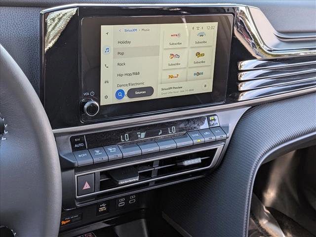 Used 2025 Toyota Camry SE image 15