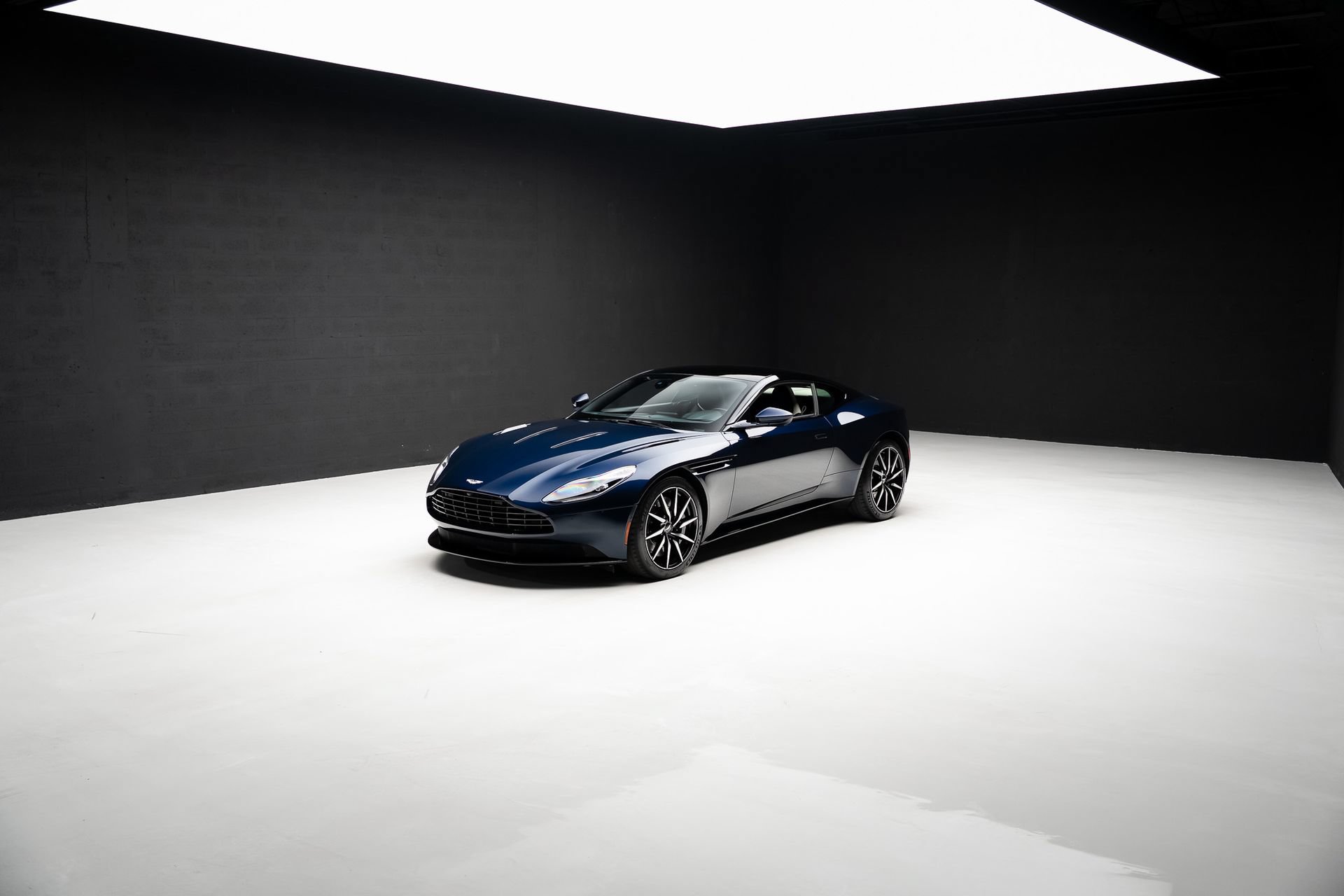 Used 2018 Aston Martin DB11 V12 RWD image 72