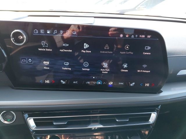 Used 2025 Chevrolet Traverse LT w/ Enhanced Driving Package image 19