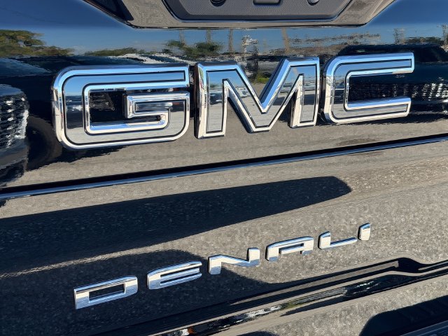 New 2026 GMC Sierra 3500 Denali Ultimate AWD/4WD image 15