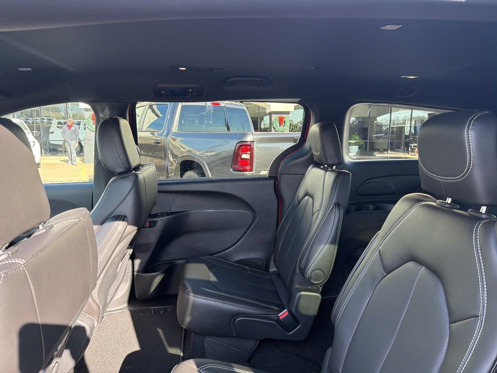 New 2026 Chrysler Pacifica Select FWD image 22