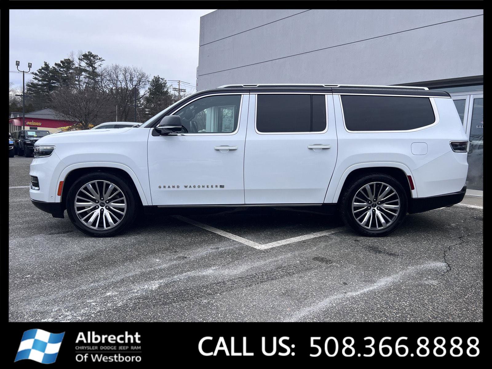 Used 2024 Jeep Grand Wagoneer L Series III image 2