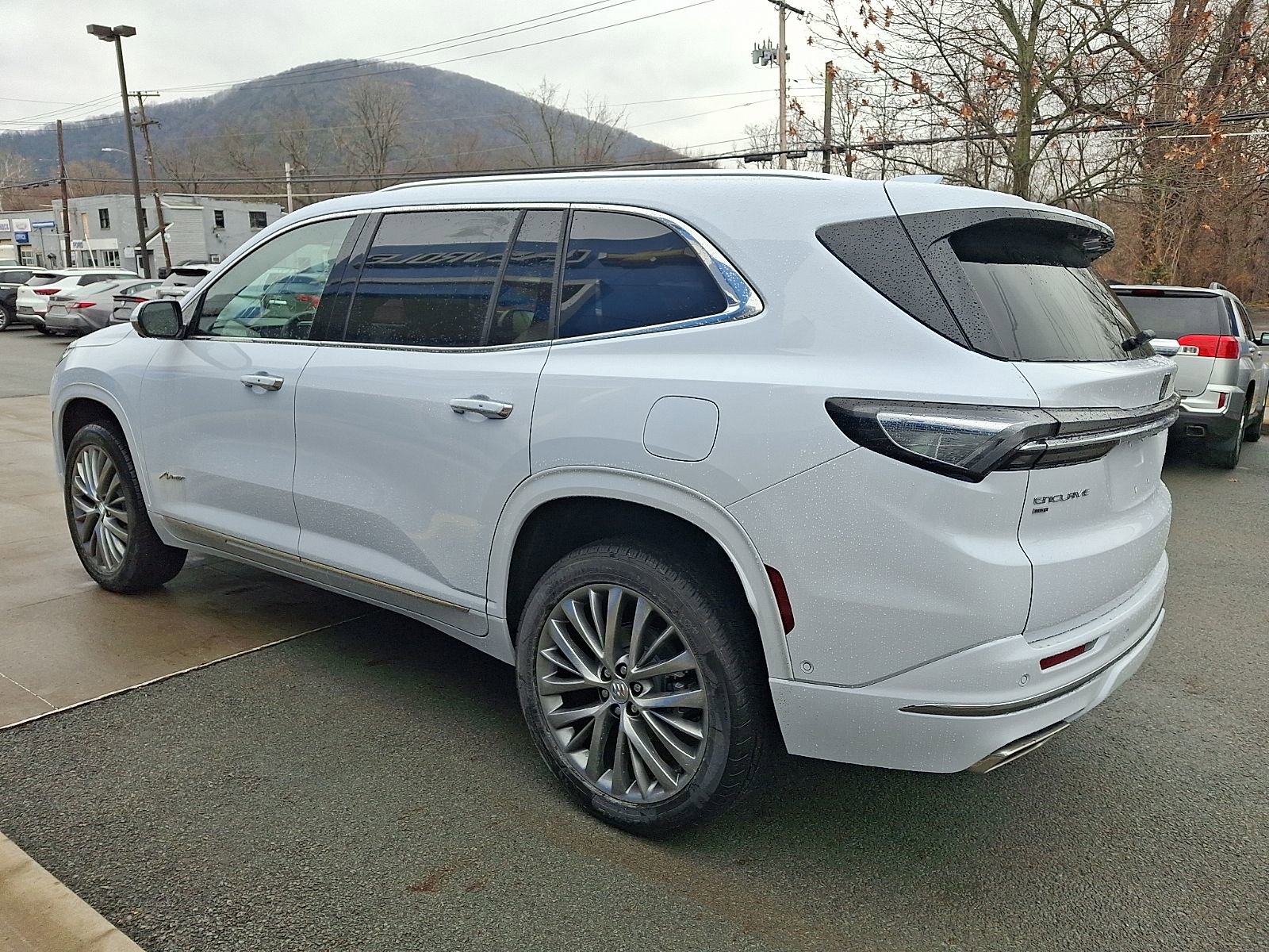New 2026 Buick Enclave Avenir w/ Super Cruise Package AWD/4WD image 4