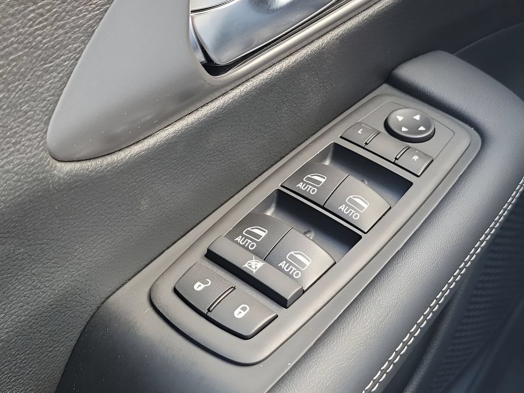New 2026 Chrysler Voyager LX FWD image 33