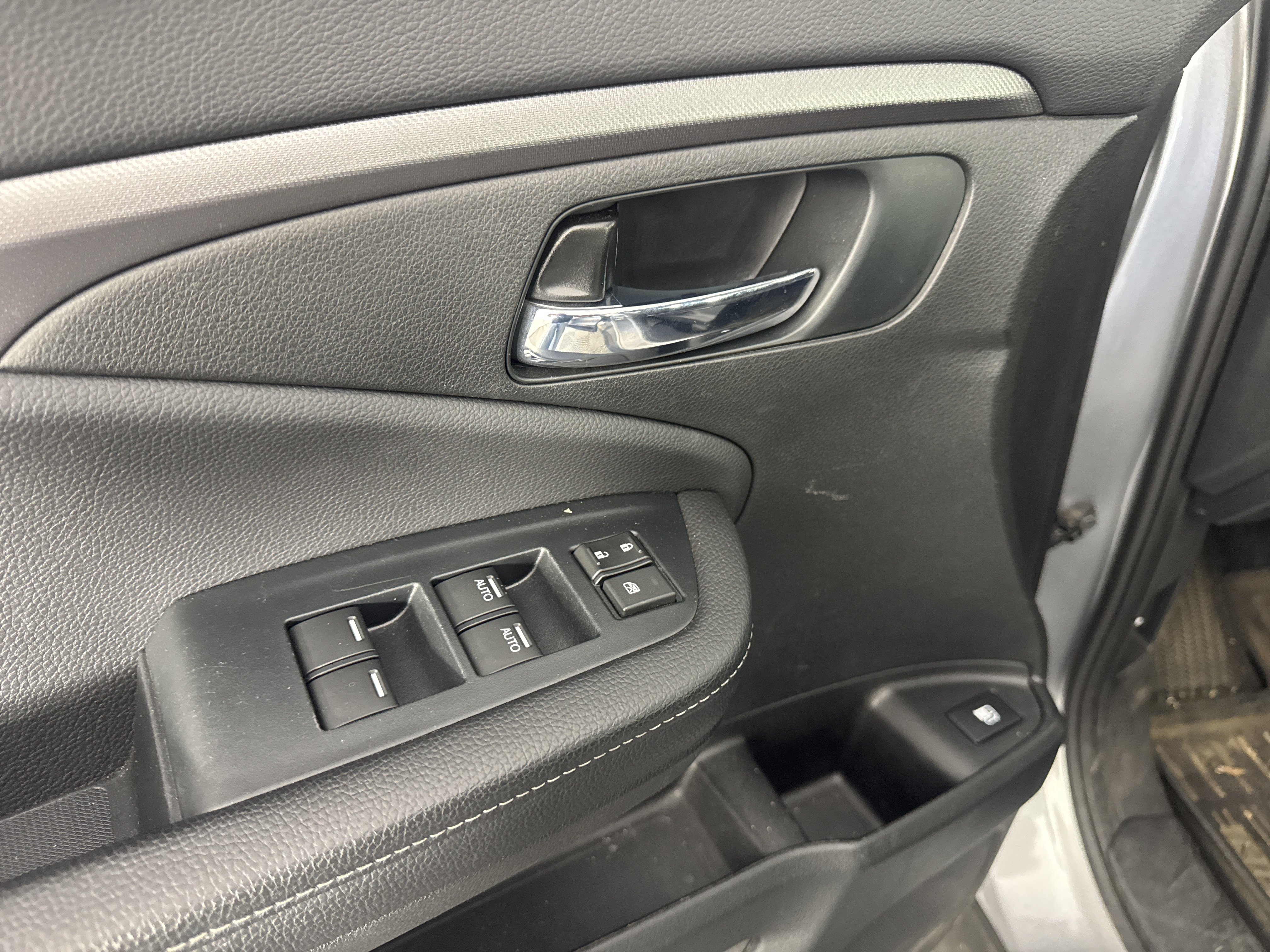Used 2023 Honda Ridgeline Sport image 14